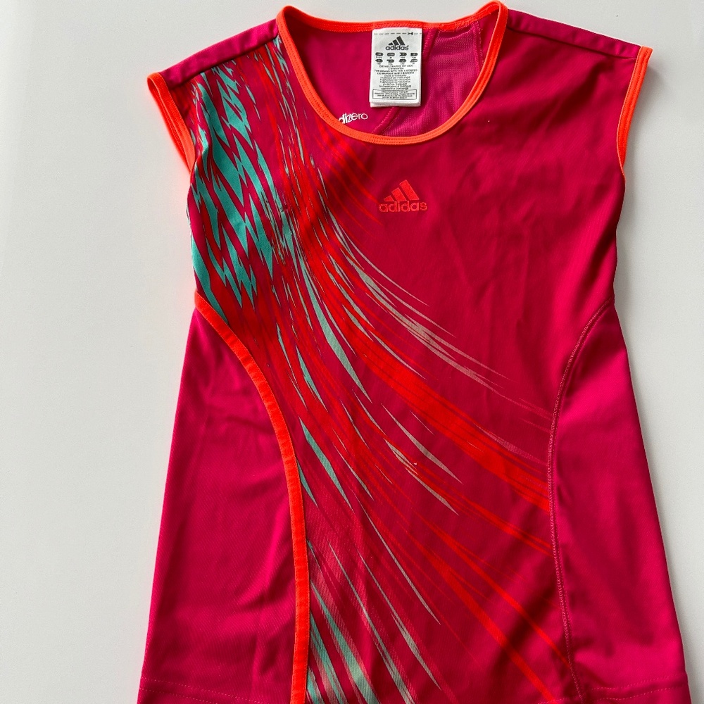 Adidas girls athletic top. Size M.